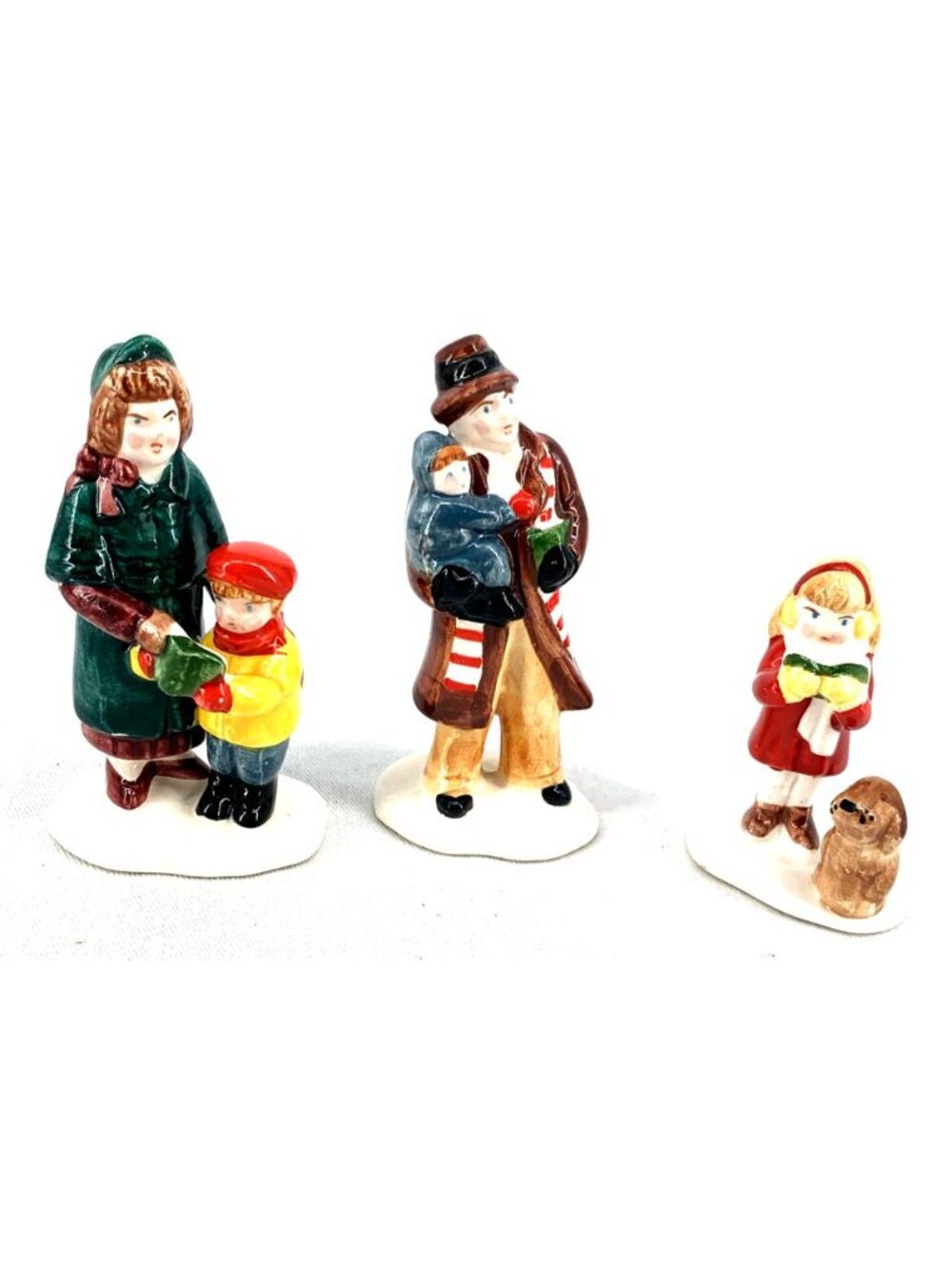 Dept 56 Caroling Family Christmas Snow Village Set of 3 Figures #5105-5 Porcelai